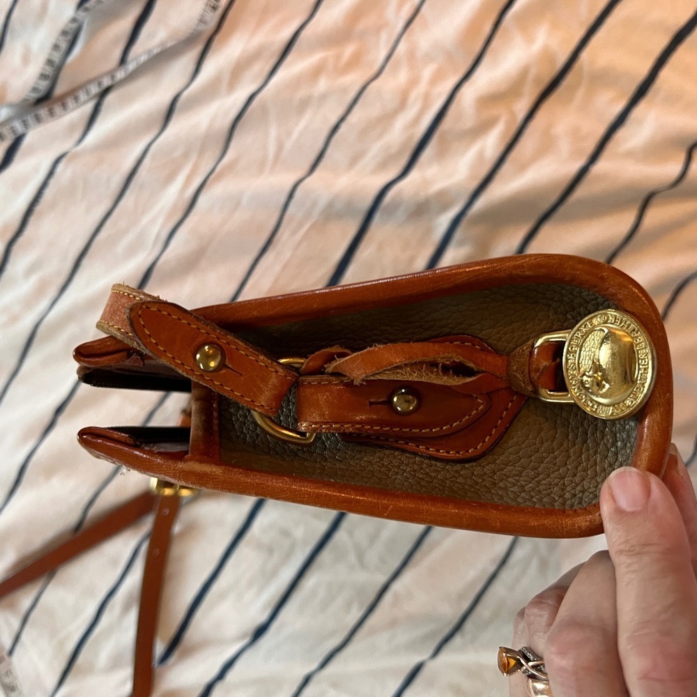Dooney & Bourke Vintage Classic All Weather Leather Crossbody Bag Shoulder Bag - Picture 7 of 9